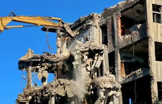 Demolidora de alto risco
