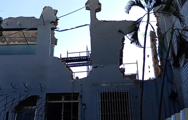 Demolidora de prédios residenciais