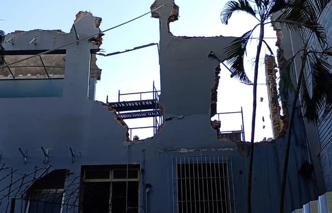 Demolidora de prédios residenciais